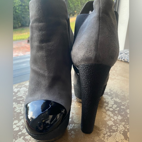 CASADEI FABULOUS grey suede platform boots. Size 8 1/2 - Picture 10 of 16